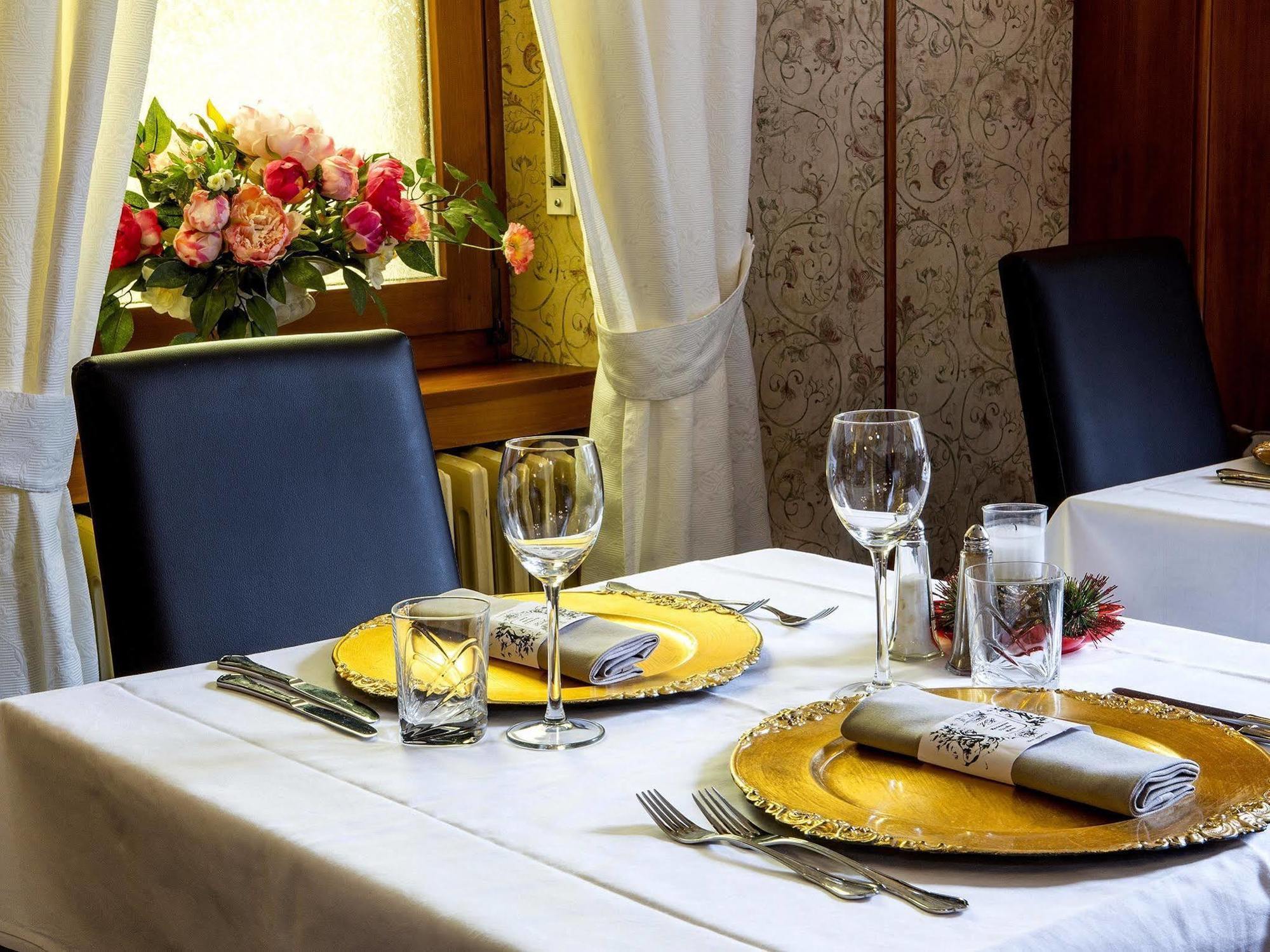 Logis Hotel Restaurant La Tete Des Faux Le Bonhomme Bagian luar foto