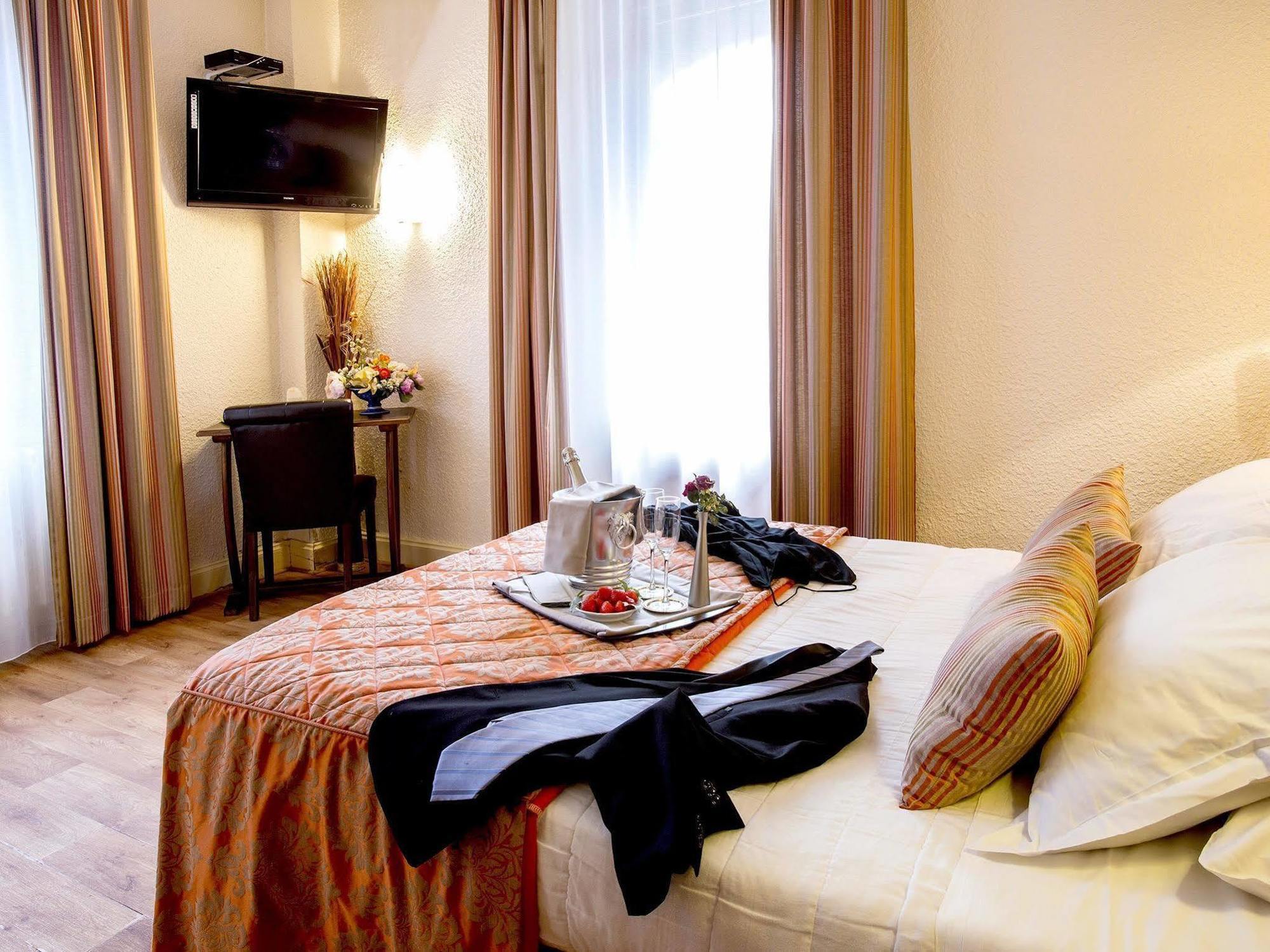 Logis Hotel Restaurant La Tete Des Faux Le Bonhomme Bagian luar foto